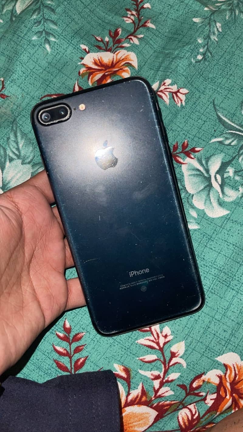 Apple iPhone 7 Plus 0