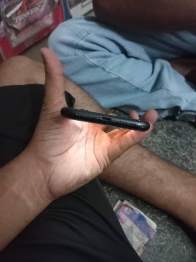 Apple iPhone XR 0