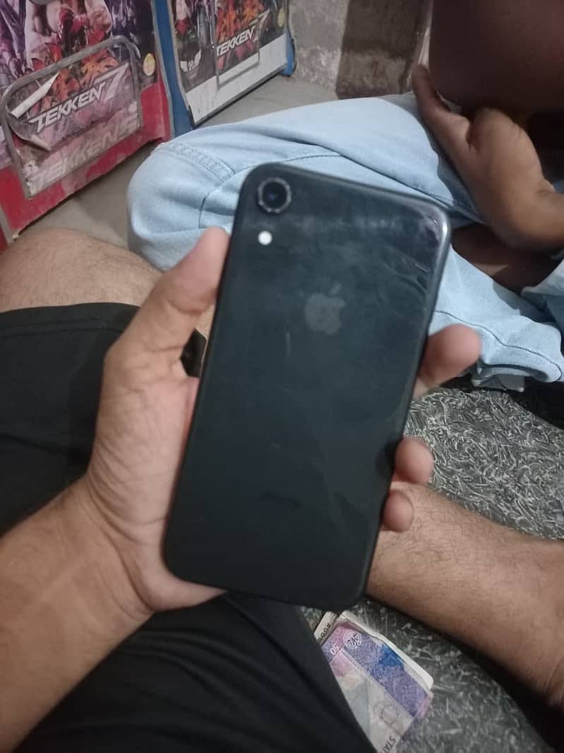 Apple iPhone XR 1