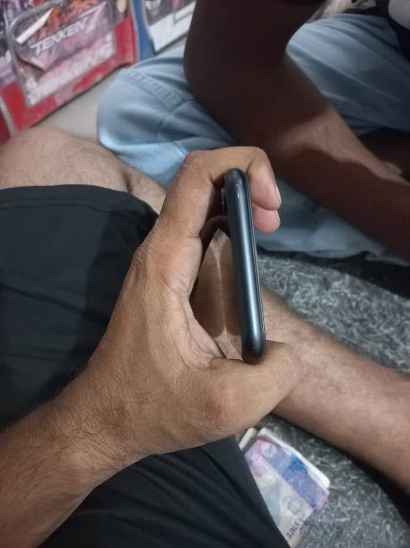 Apple iPhone XR 5