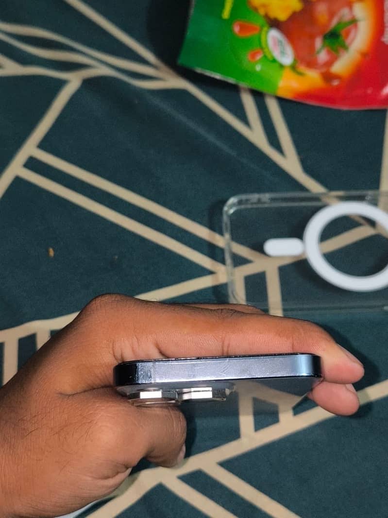 Apple iPhone 13 Pro 4