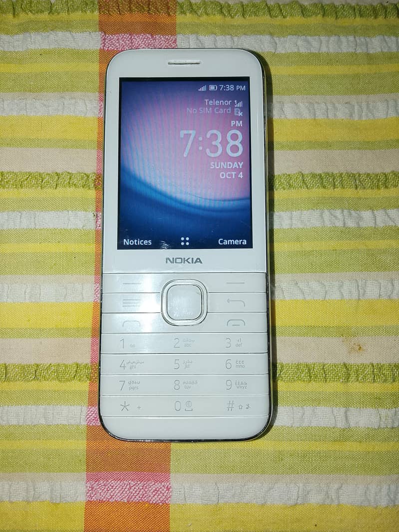Nokia 8000 0