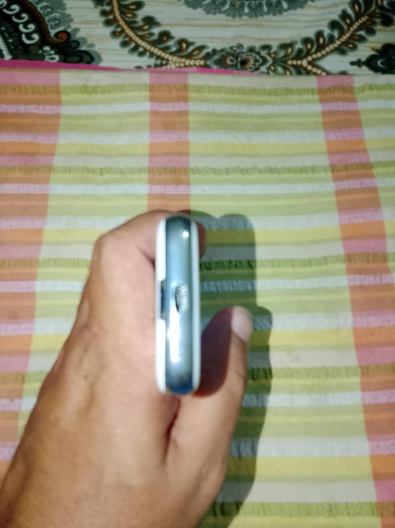 Nokia 8000 2