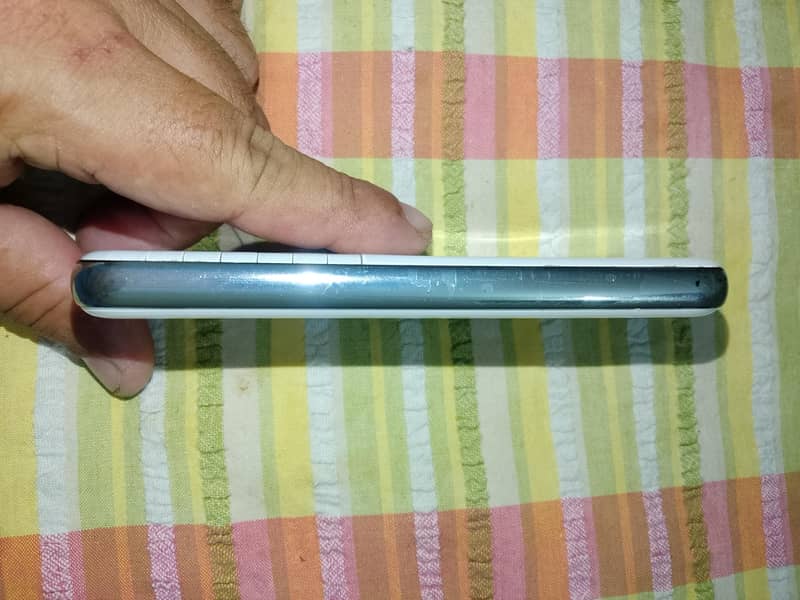 Nokia 8000 4