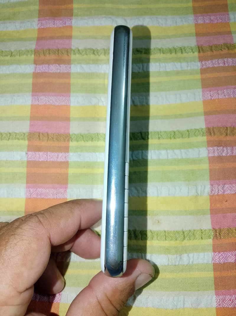 Nokia 8000 5