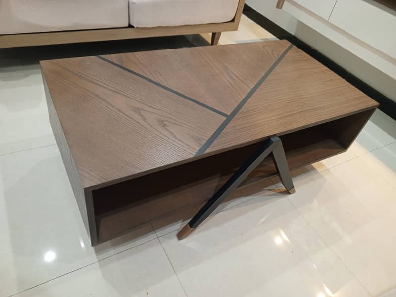 Center Table 0