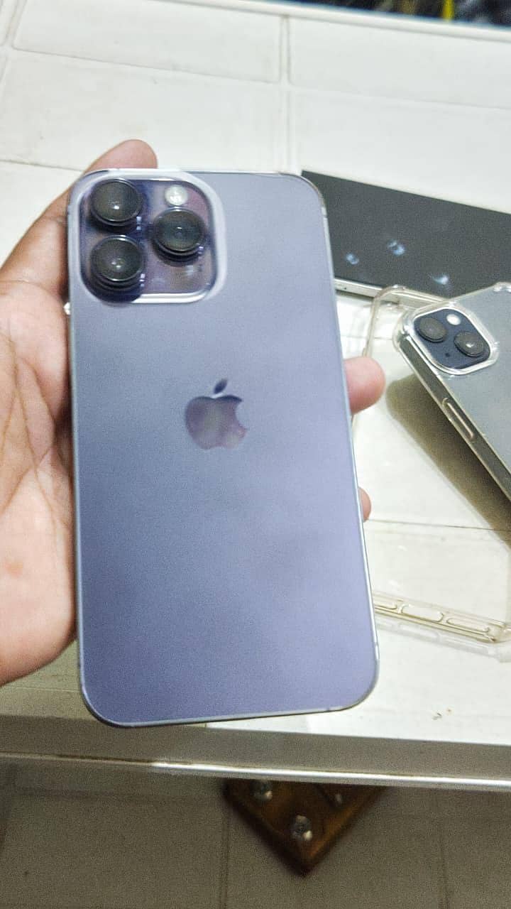 Apple iPhone 14 Pro Max 0