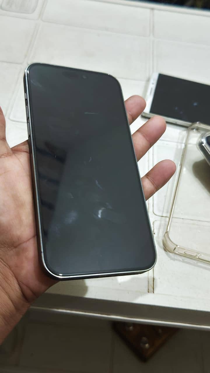 Apple iPhone 14 Pro Max 1
