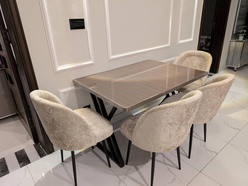 Dinning table for 4 0