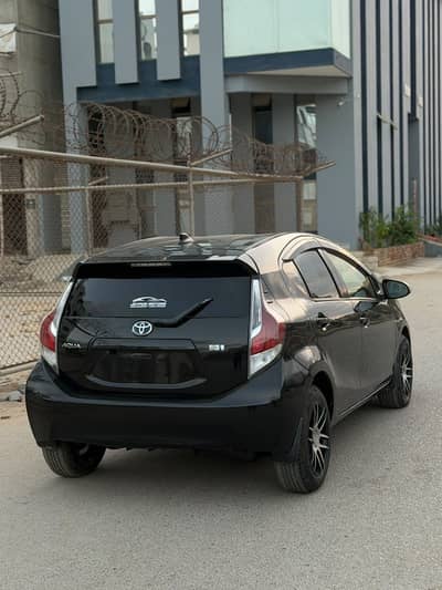 Toyota Aqua 2015