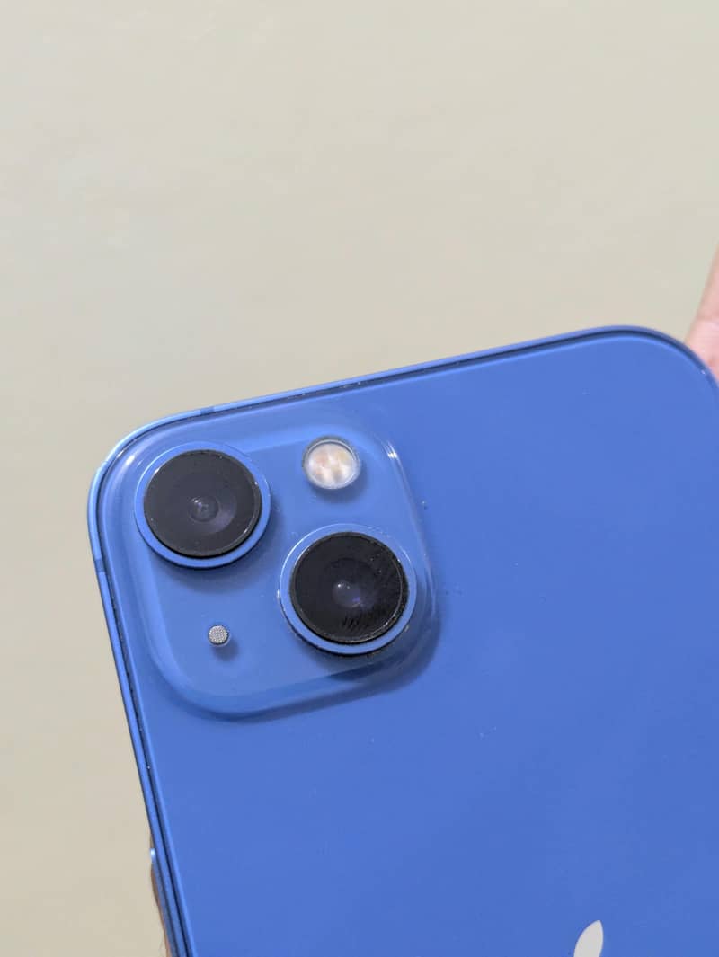 Apple iPhone 13 0