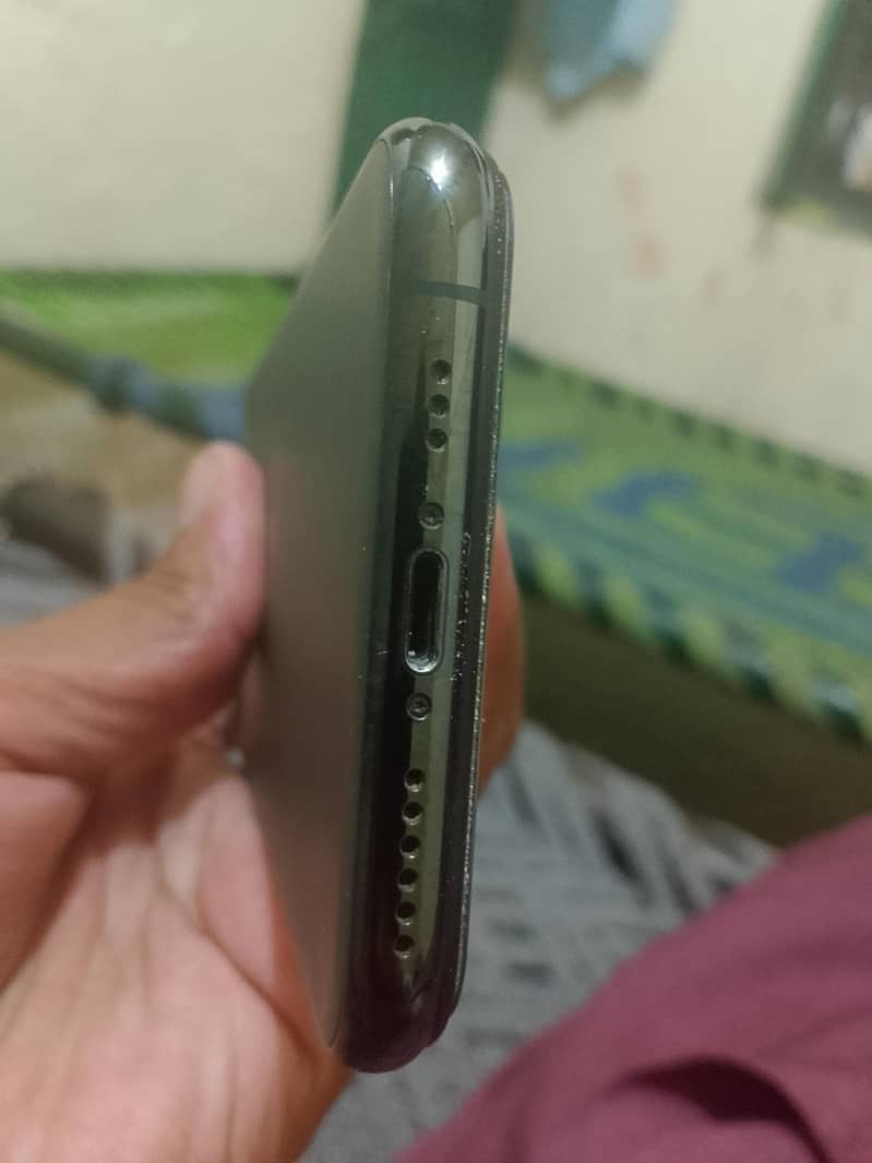 Apple iPhone 11 3