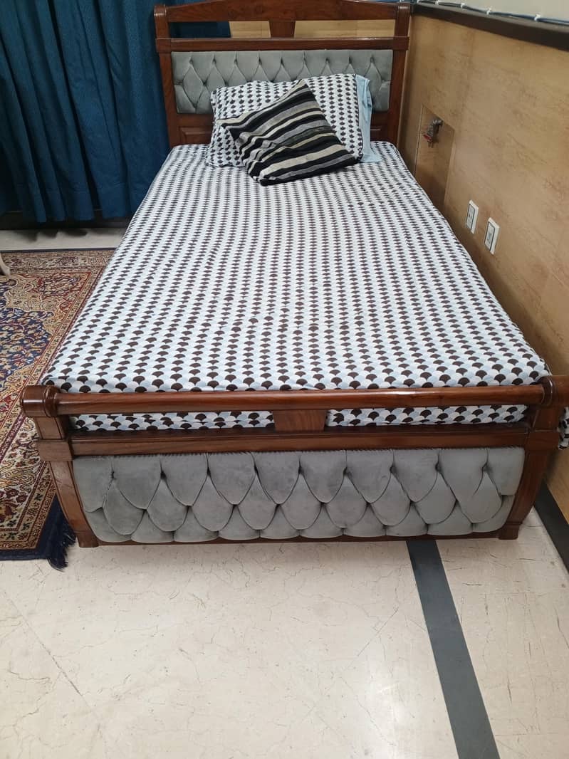 two single bed with side tables 4