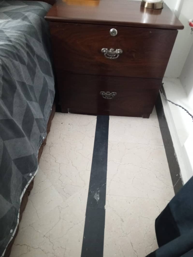 two single bed with side tables 5