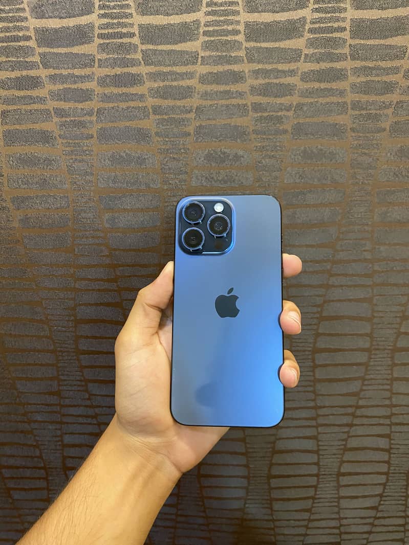 Apple iPhone 15 Pro Max 1