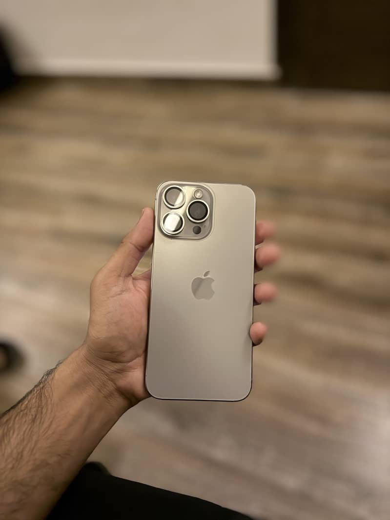 Apple iPhone 15 Pro Max 2