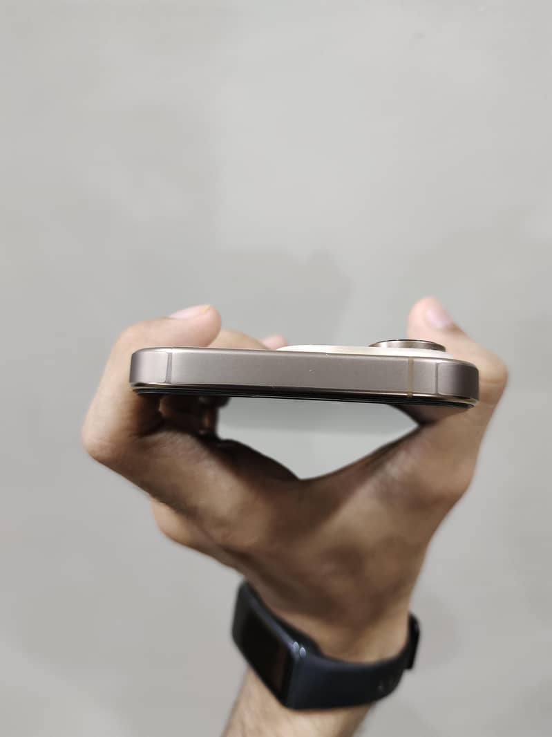 Apple iPhone 16 Pro 5