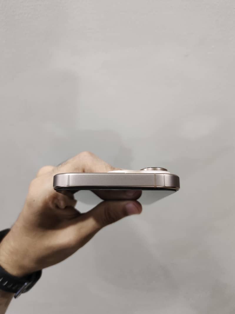 Apple iPhone 16 Pro 6
