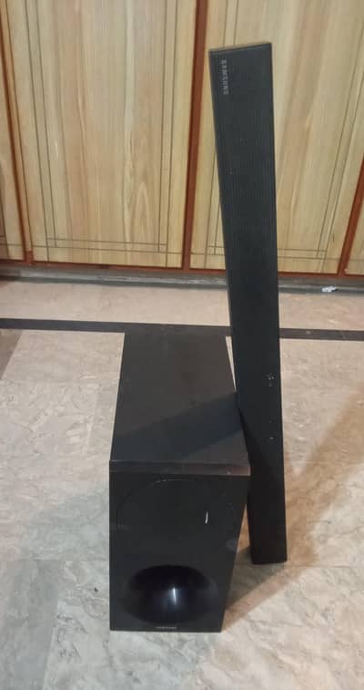Samsung HW-M450 Soundbar + Wireless Subwoofer – Excellent Condition
