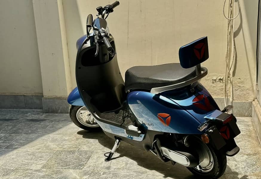 Yadea M3 e-scooty 2