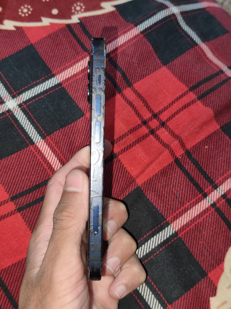 Apple iPhone 12 mini 1