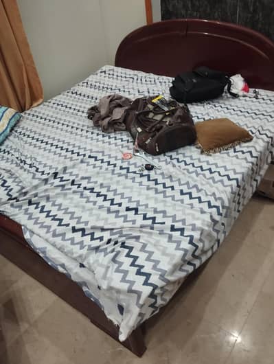 agr Kisi ne sirf bed buy krna ha ya mattress wo bi kr sakty