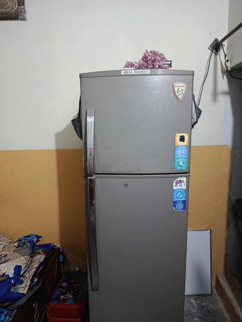 Singer Full Size Fridge 1