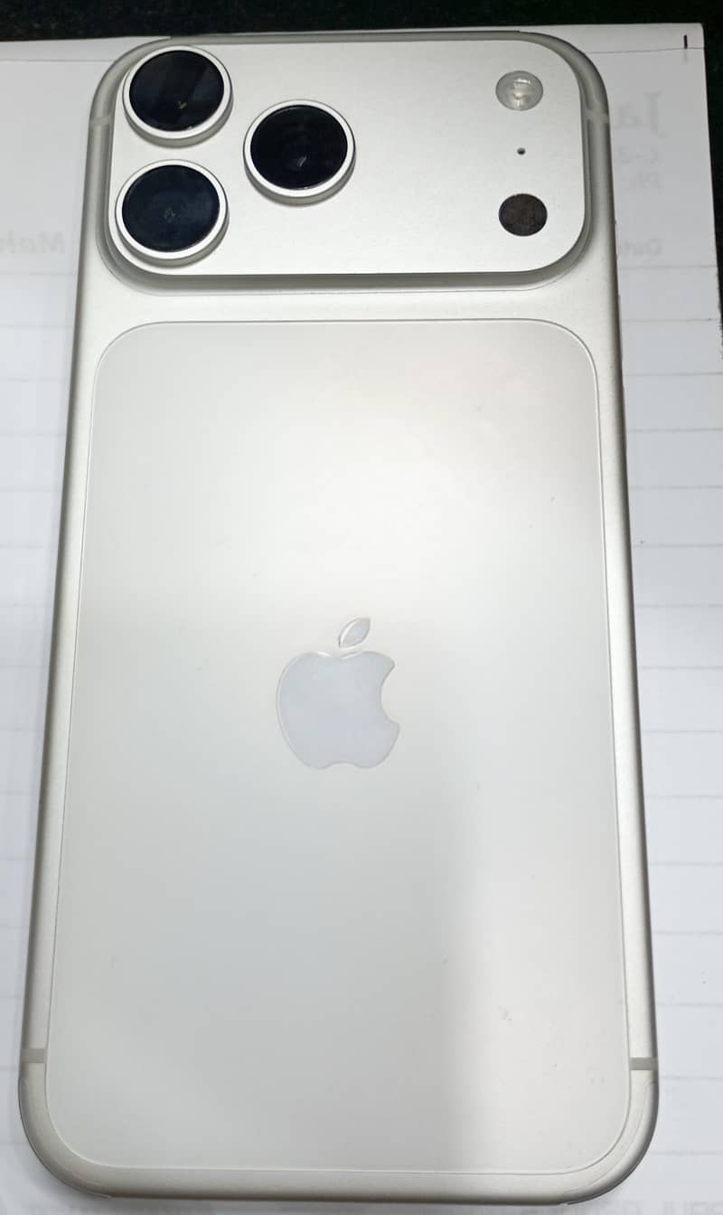 iPhone 17 pm titanium 0