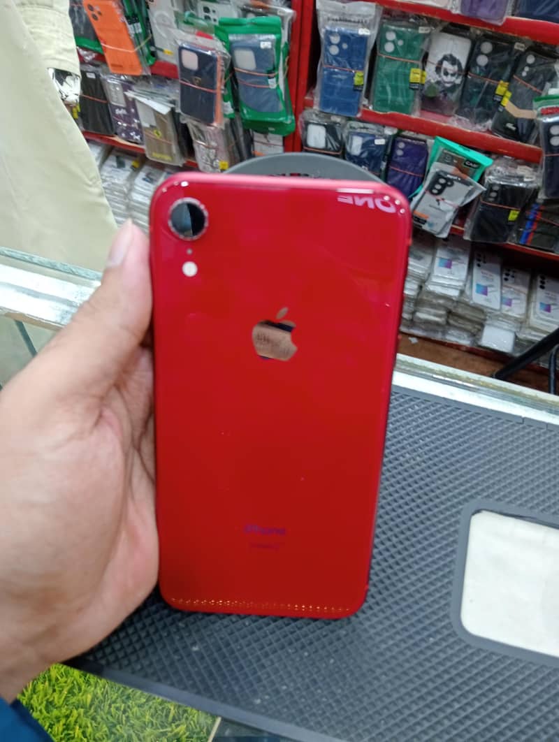 Apple iPhone XR 4