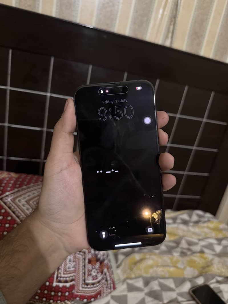 Apple iPhone 15 Pro Max 1
