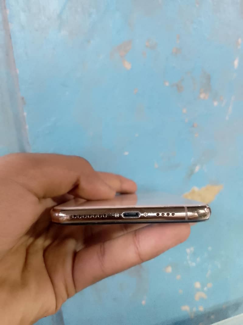 Apple iPhone XS Max 2