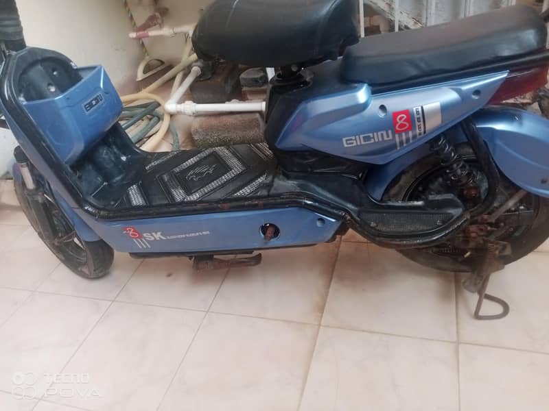 EV Scooty 3