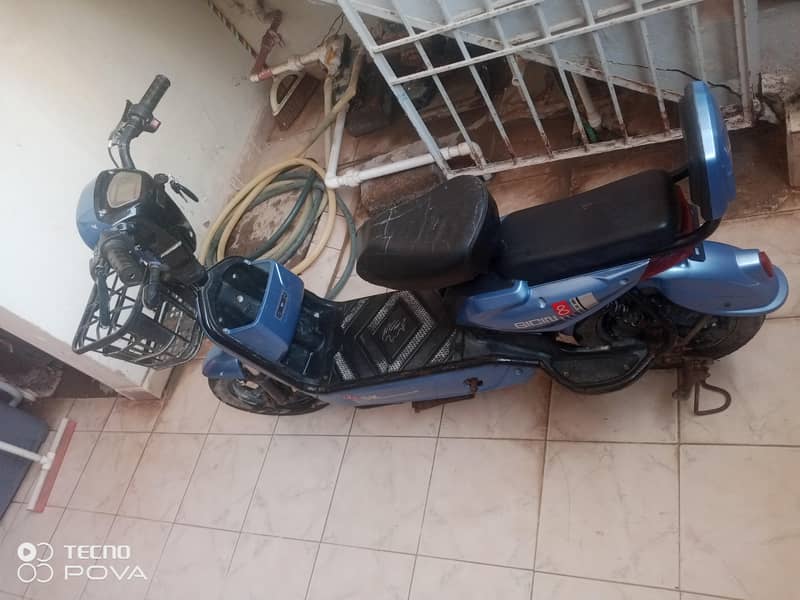 EV Scooty 4