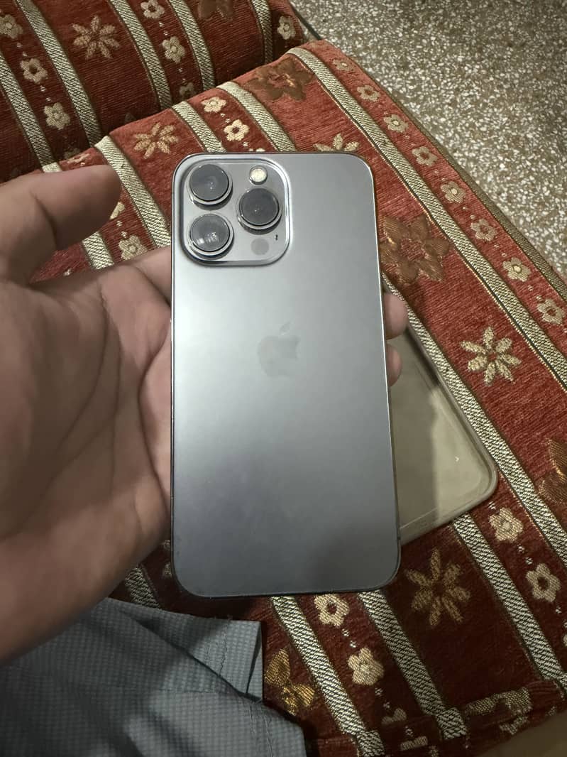 Apple iPhone 13 Pro 4