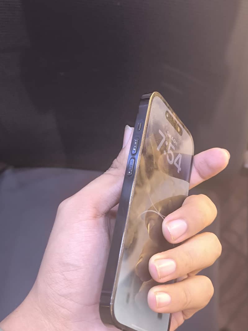 Apple iPhone 14 Pro 2