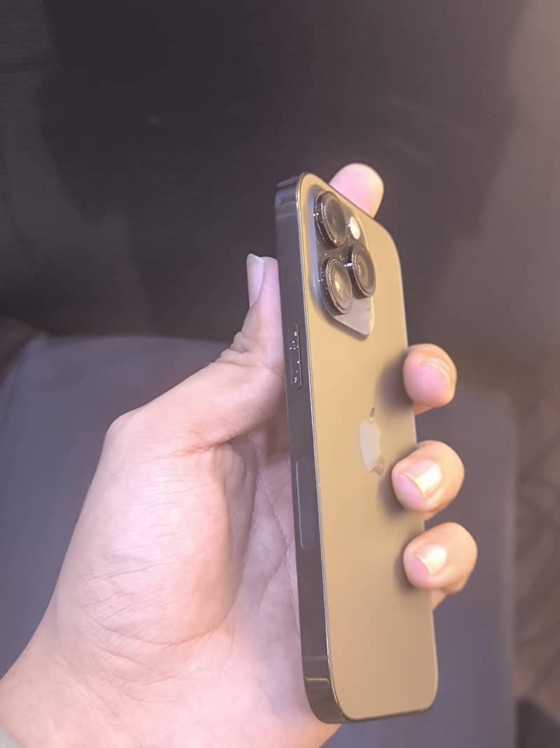 Apple iPhone 14 Pro 3