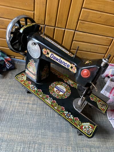 10k Sewing machine condition dekh skte hai