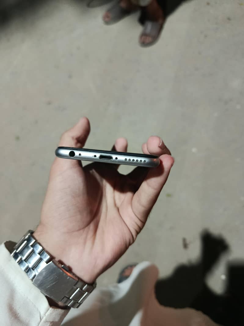Apple iPhone 6S 3
