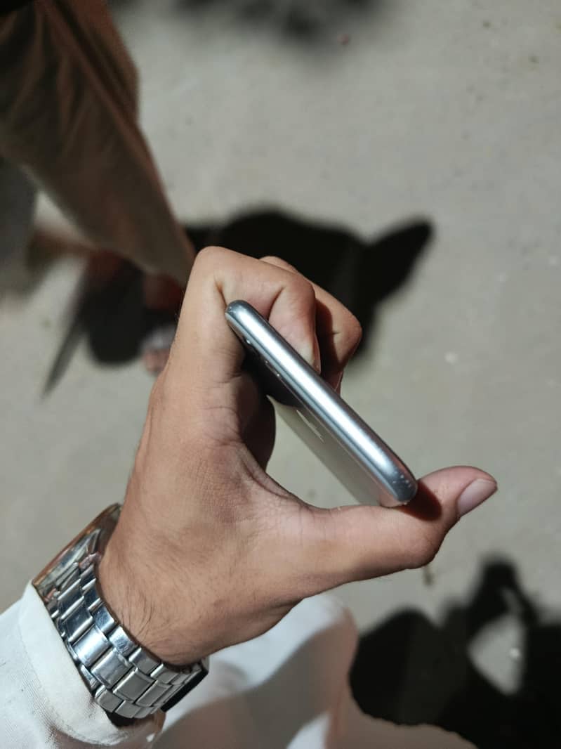 Apple iPhone 6S 5
