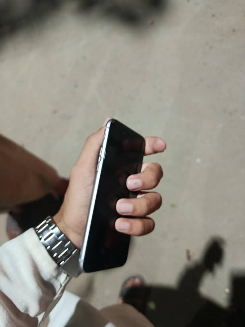 Apple iPhone 6S 6