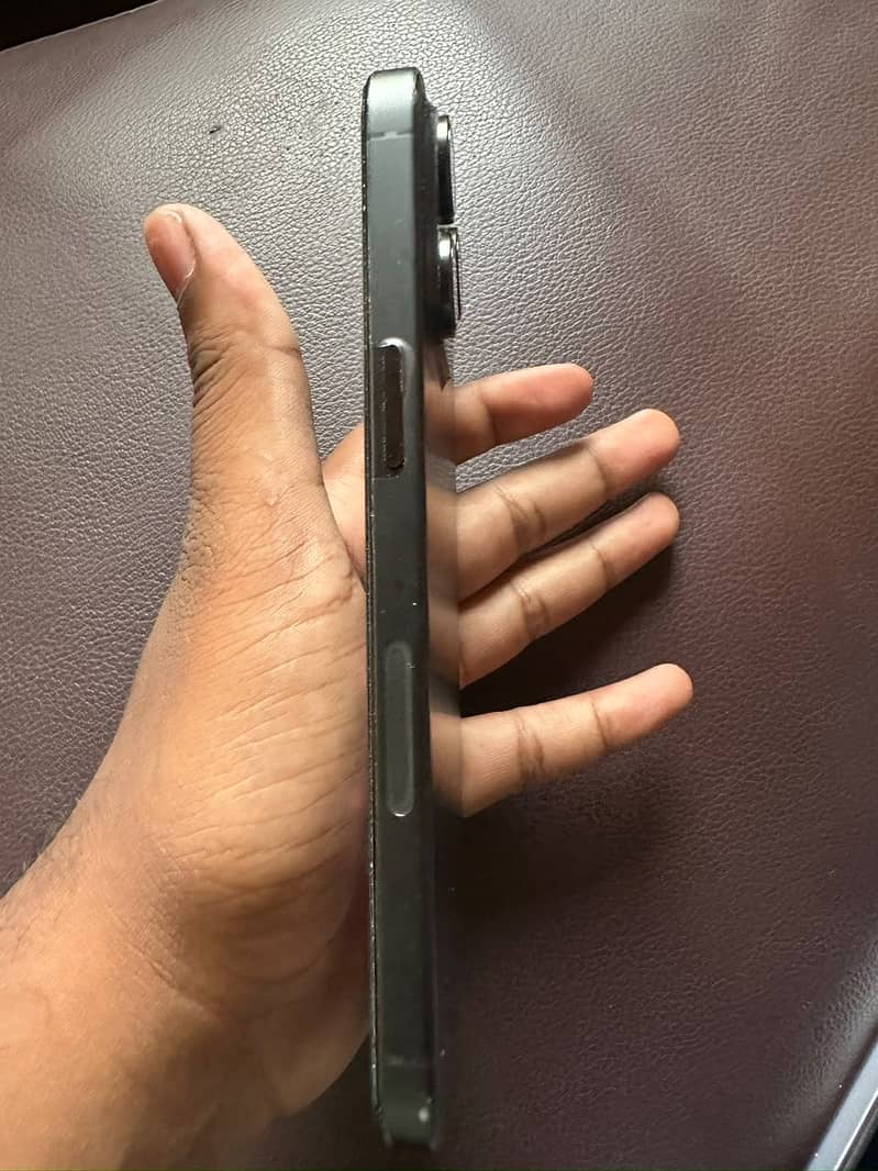 Apple iPhone 15 Pro Max 1