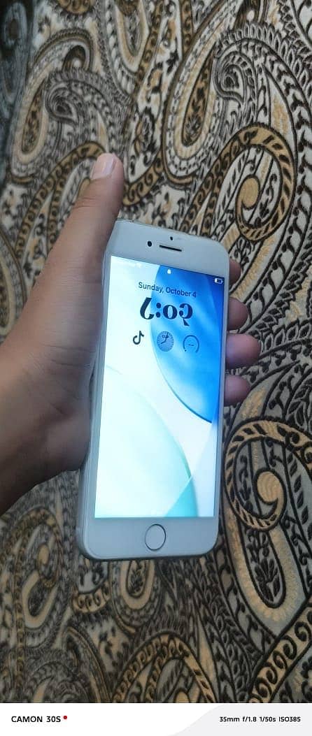 Apple iPhone 8 1