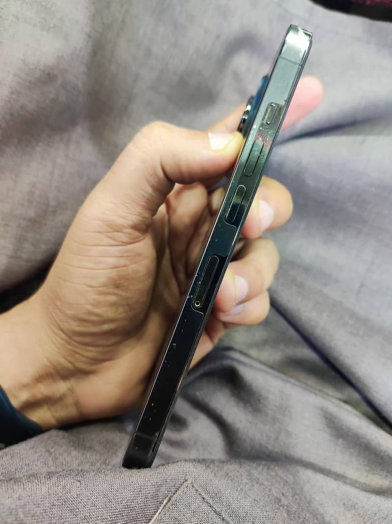 Apple iPhone 13 Pro 1
