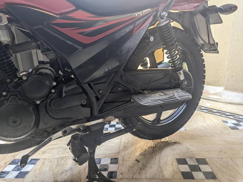 Suzuki GR150 1