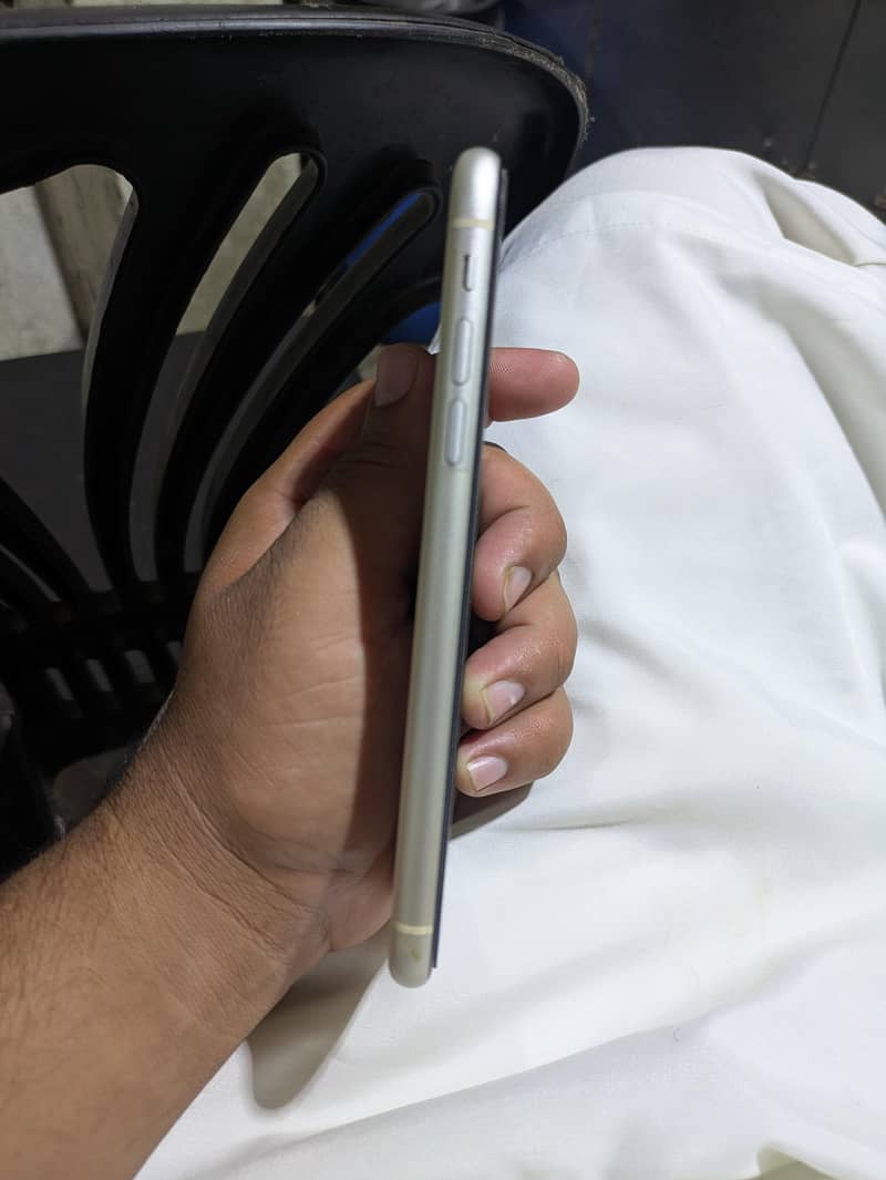 Apple iPhone 11 2