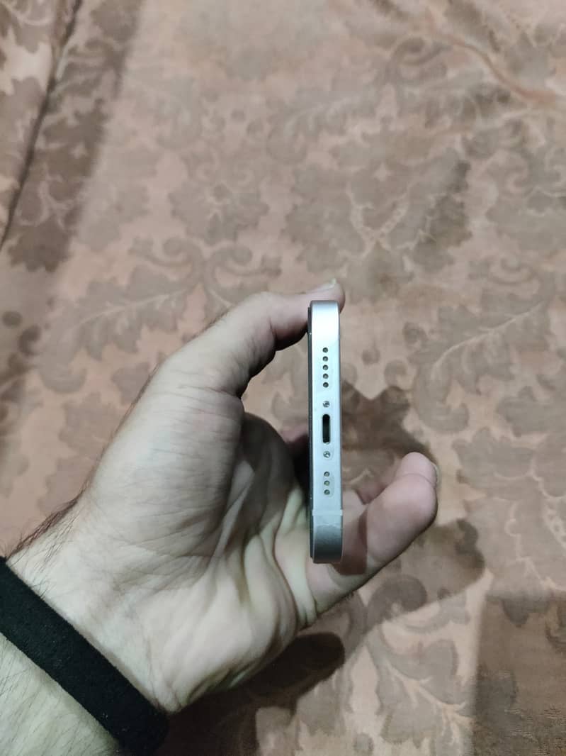 Apple iPhone 13 3
