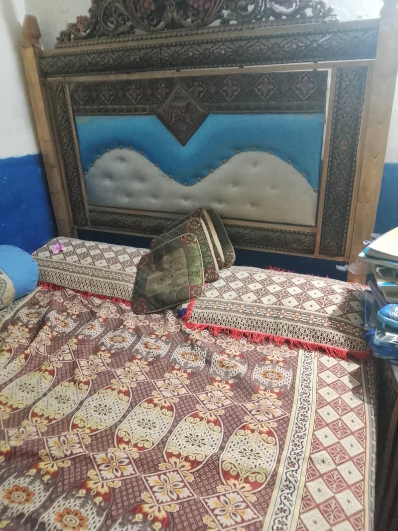 bed wood 0