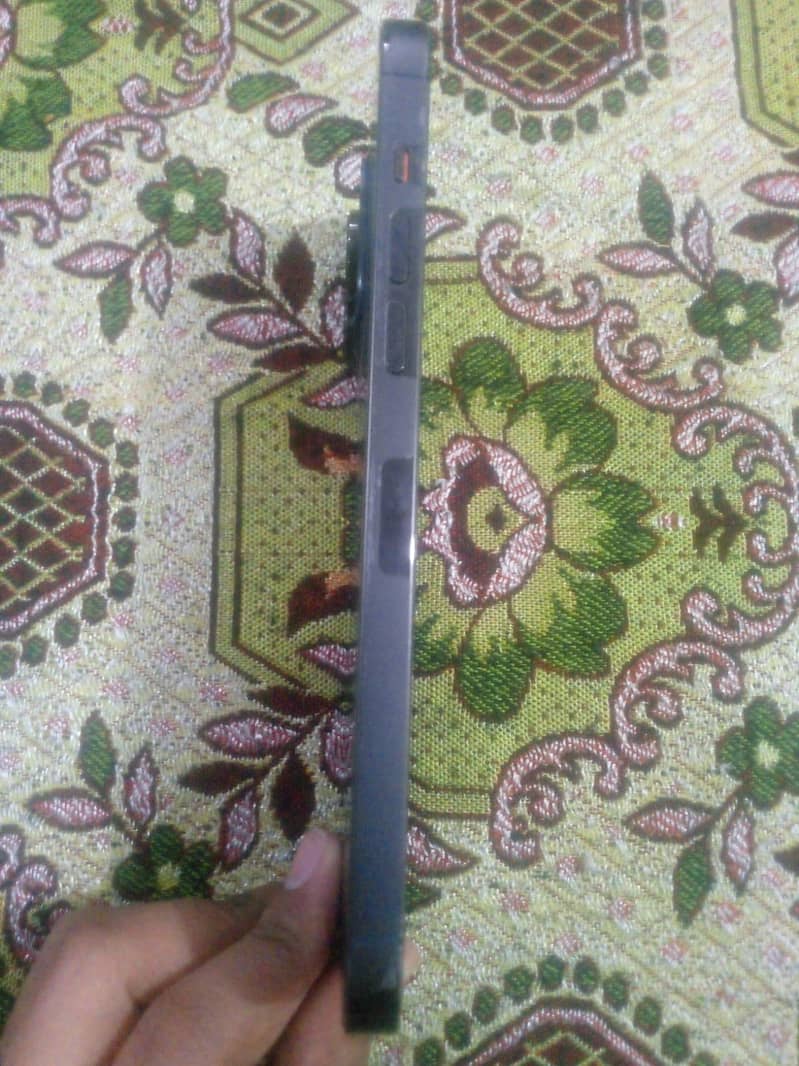 Apple iPhone 14 Pro Max 1