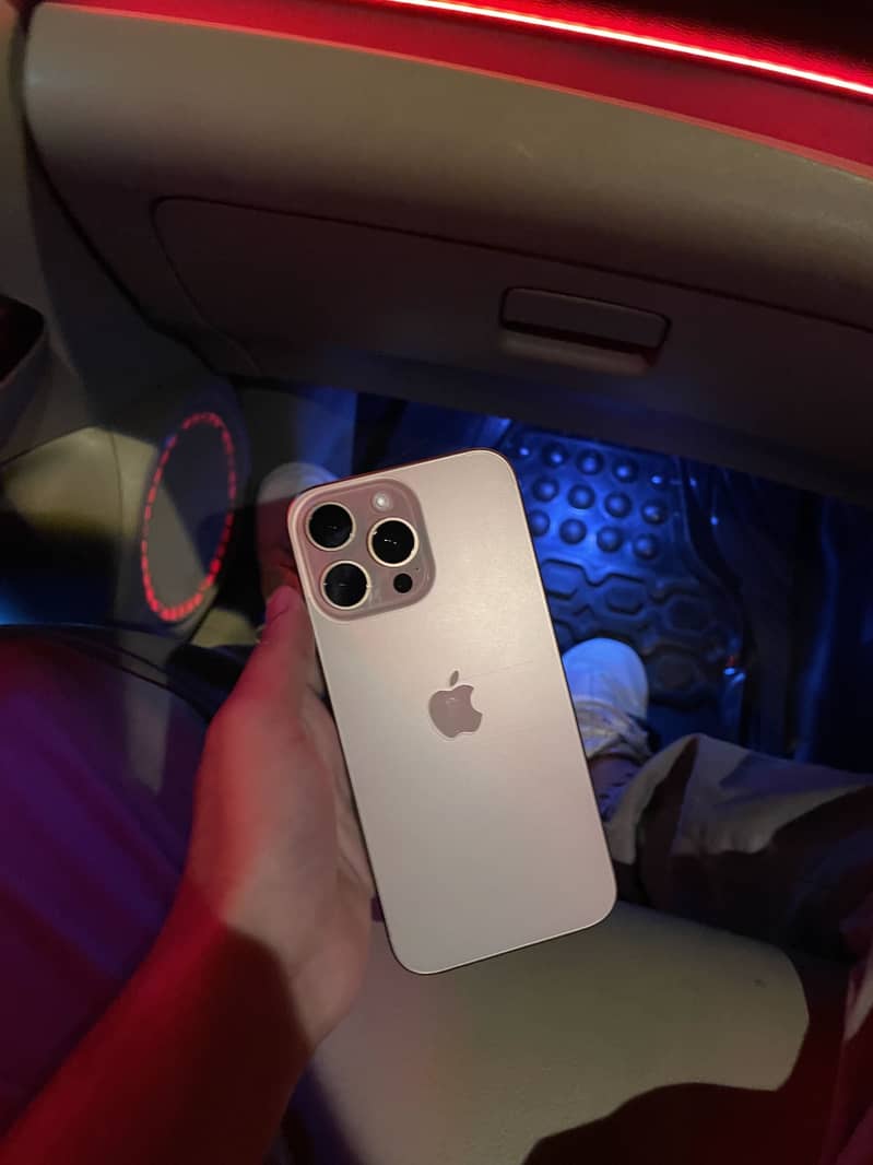 Apple iPhone 16 Pro Max jv 2