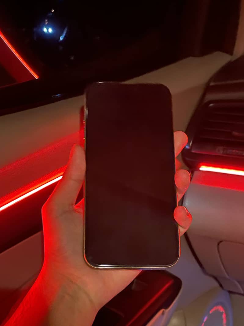 Apple iPhone 16 Pro Max jv 3